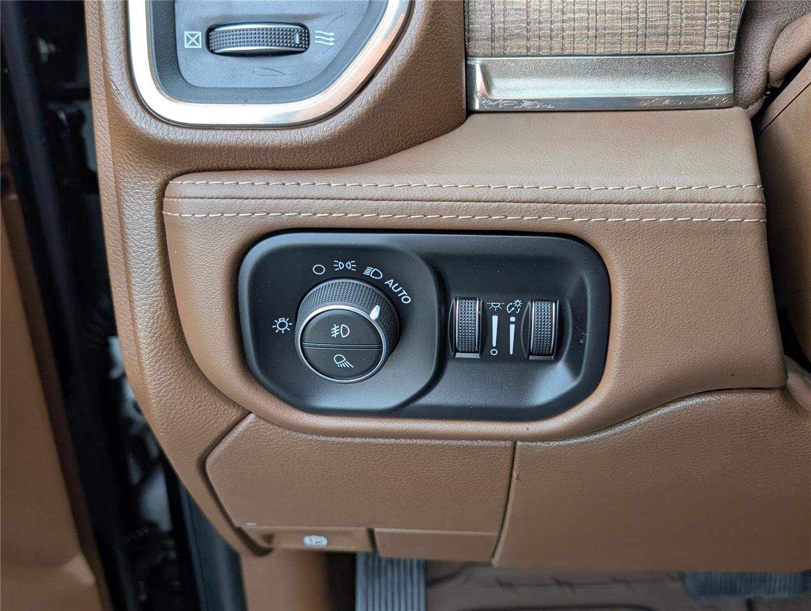 Used 2020 RAM 2500 Limited image 22