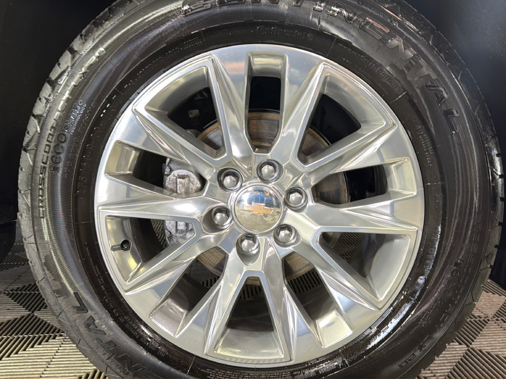 Used 2026 Chevrolet Suburban Premier AWD/4WD image 43