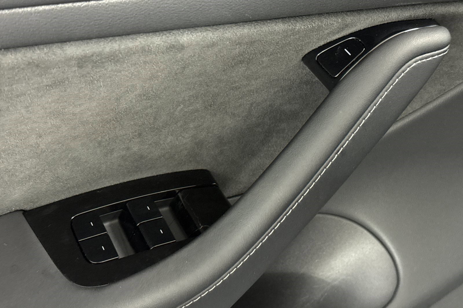 Used 2018 Tesla Model 3 Performance image 19