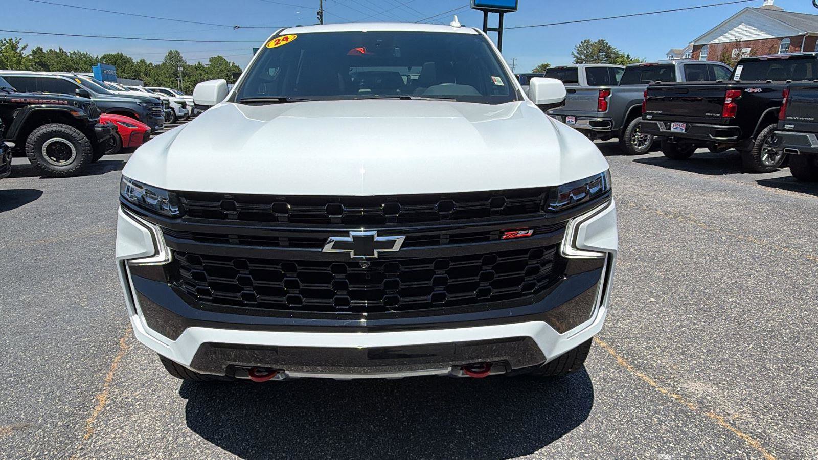 Used 2024 Chevrolet Tahoe Z71 w/ Luxury Package AWD/4WD image 2