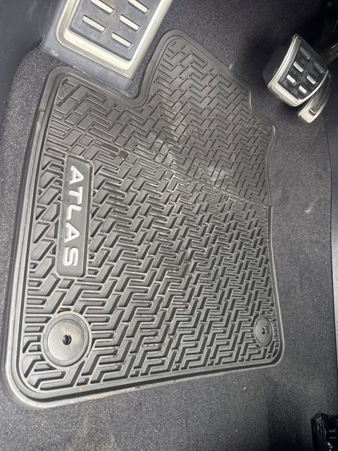 New 2026 Volkswagen Atlas Cross Sport SEL R-Line image 18