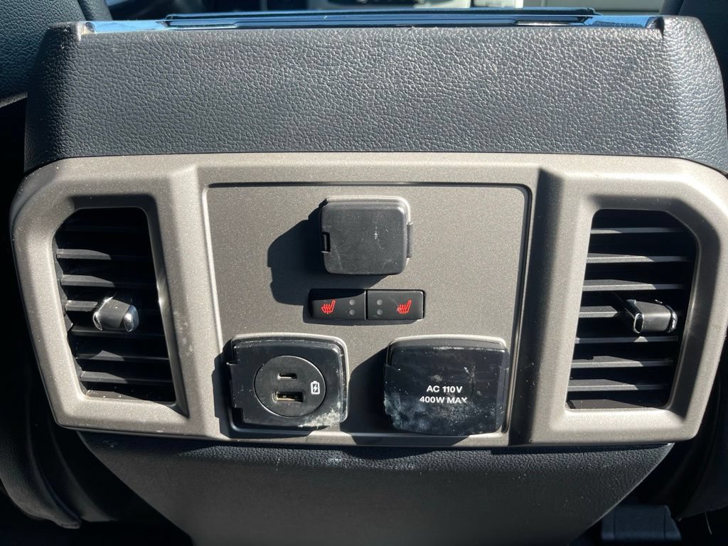 Used 2022 Ford F250 Lariat w/ Black Appearance Pkg AWD/4WD image 38
