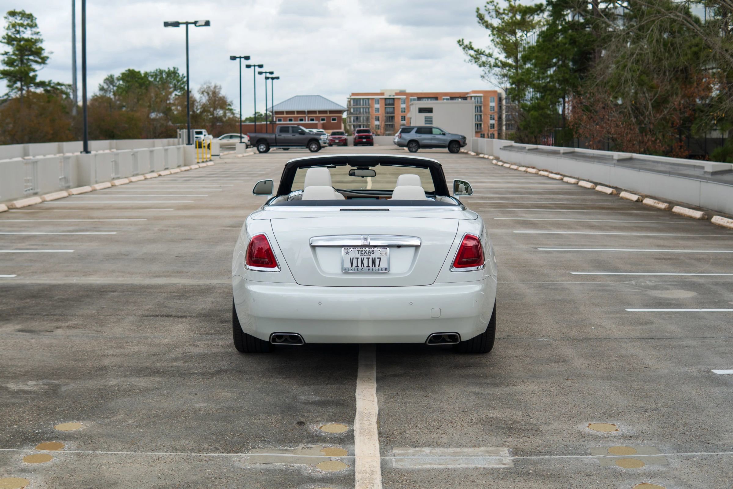 Used 2017 Rolls-Royce Dawn RWD image 24