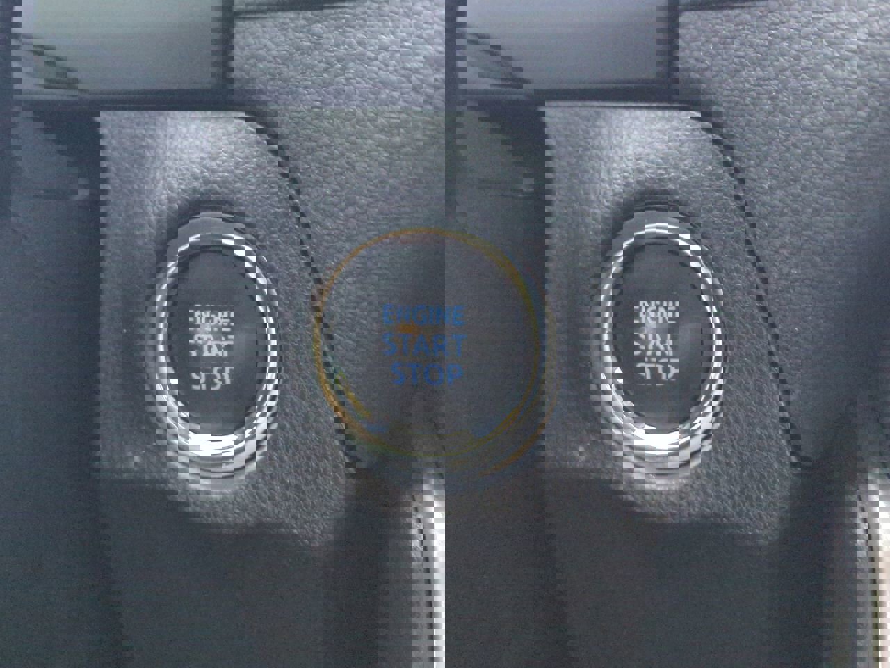 Used 2020 Toyota RAV4 Limited image 27