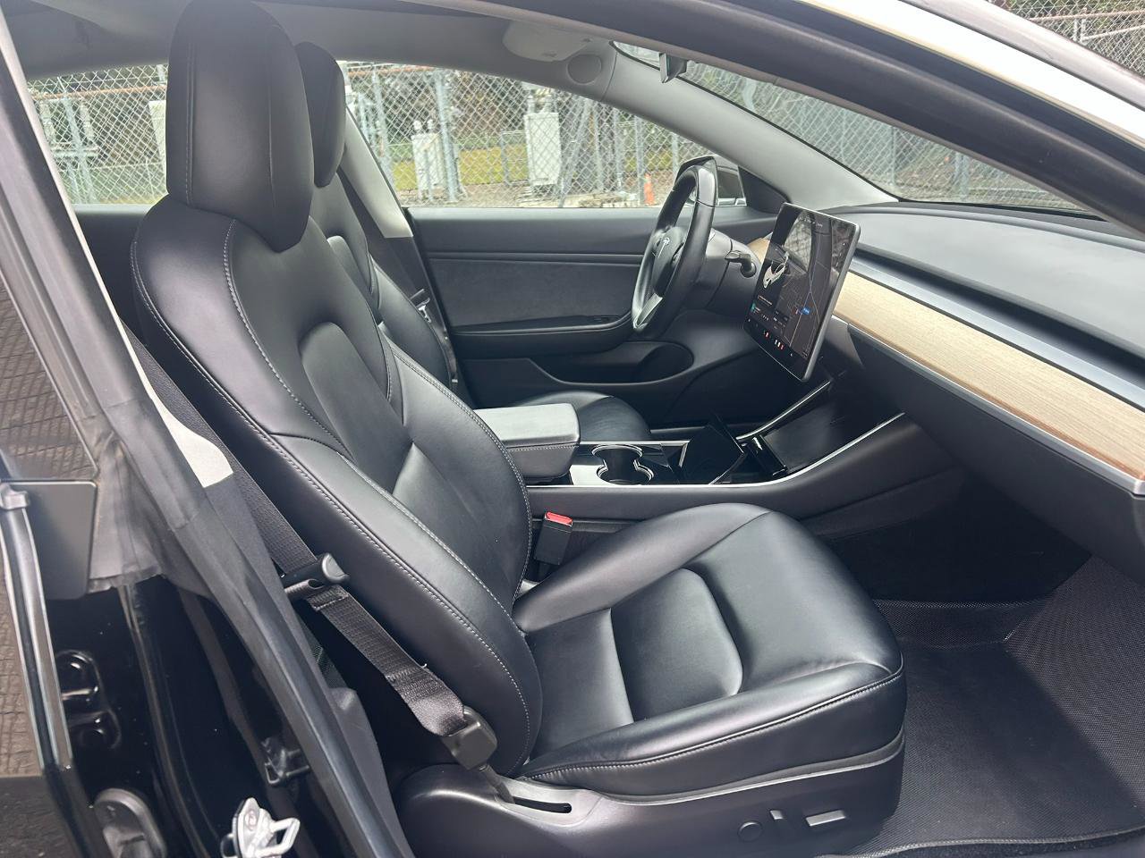 Used 2019 Tesla Model 3 Mid Range image 17