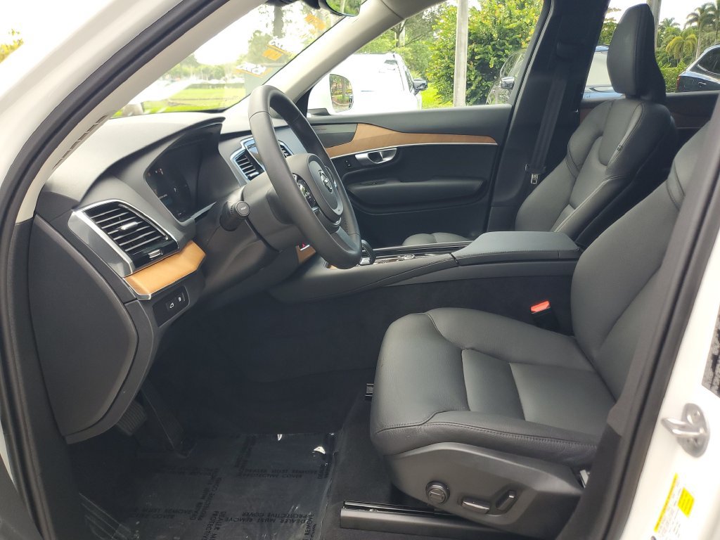 Certified 2024 Volvo XC90 T8 Plus w/ Protection Package Premier AWD/4WD image 17