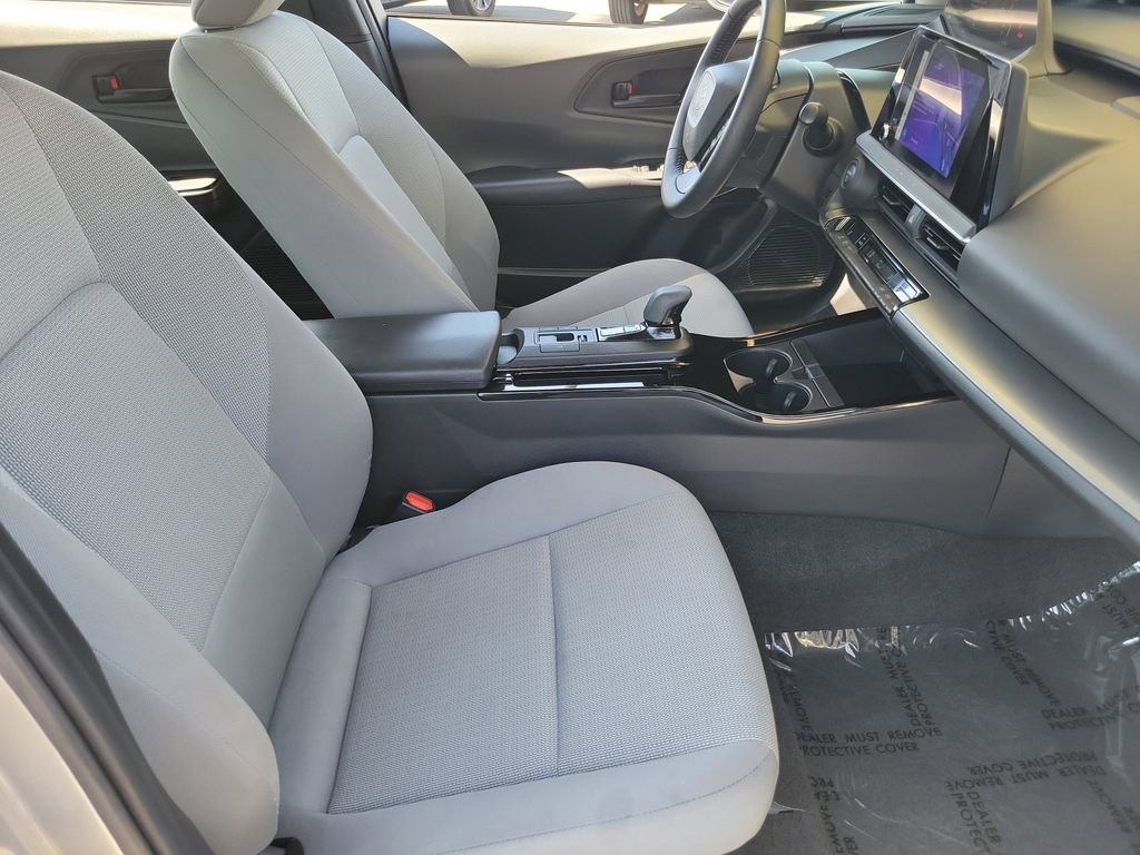 Used 2023 Toyota Prius LE image 17