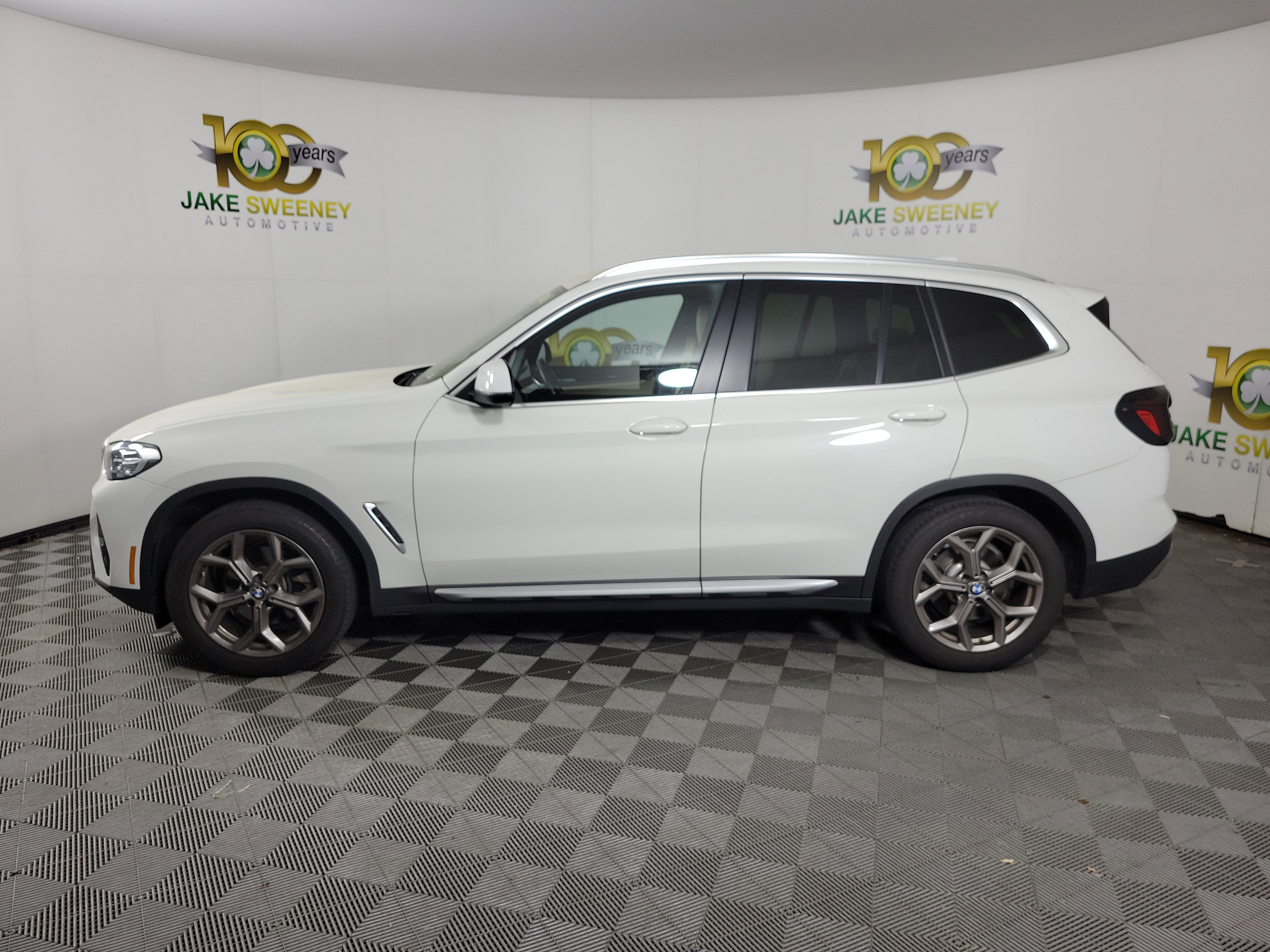 Certified 2022 BMW X3 xDrive30i w/ Premium Package 2 (ZPA) AWD/4WD image 2