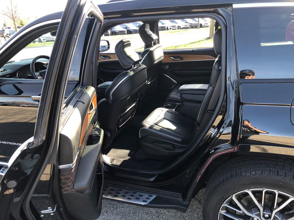 Certified 2022 Jeep Grand Cherokee L Summit image 22