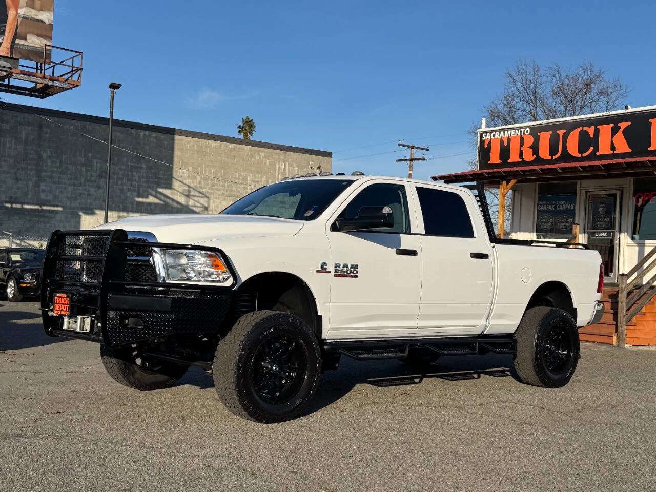 Used 2017 RAM 2500 Tradesman w/ Chrome Appearance Group AWD/4WD image 3