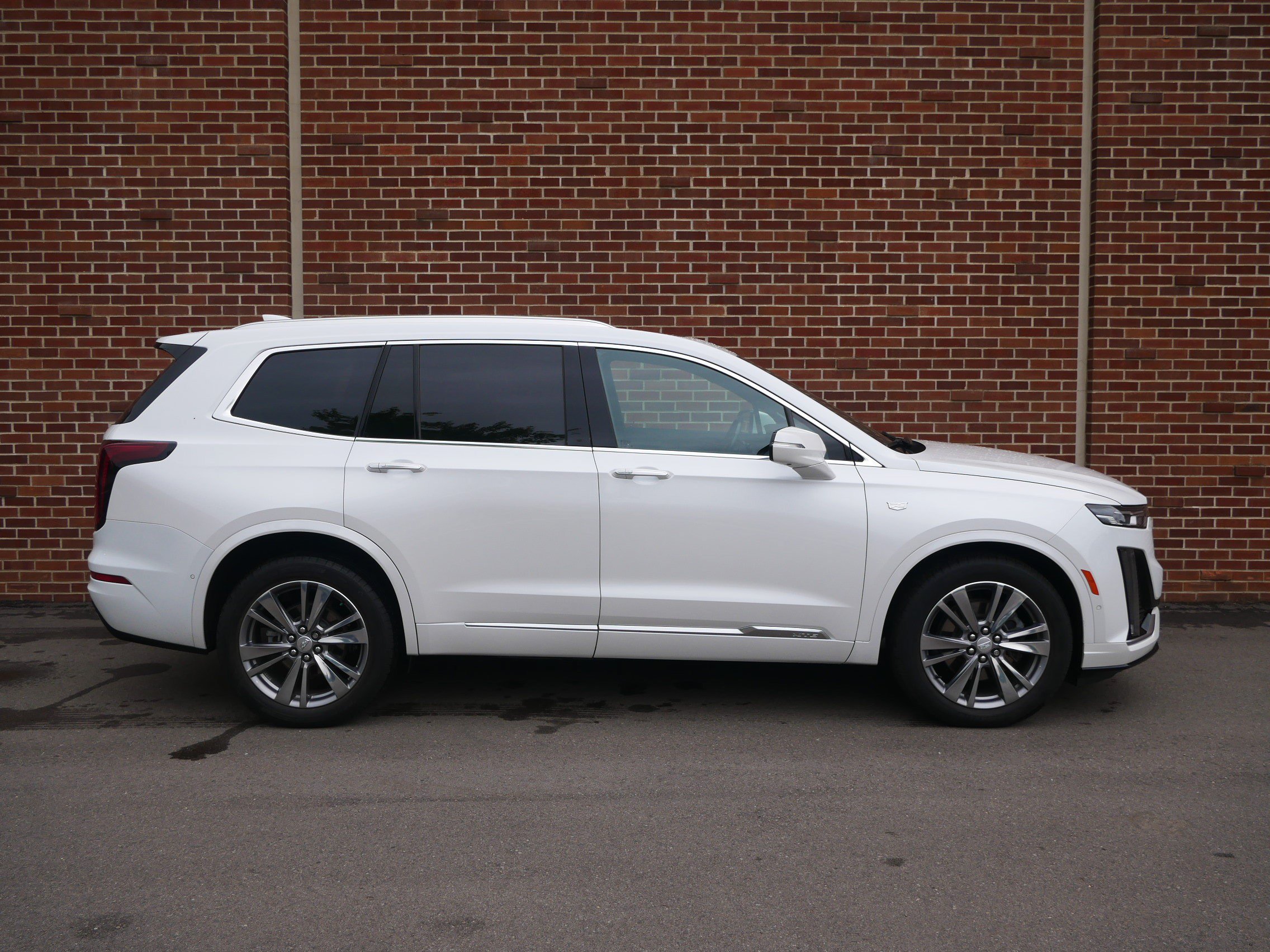 Certified 2024 Cadillac XT6 Premium Luxury w/ Technology Package AWD/4WD image 26