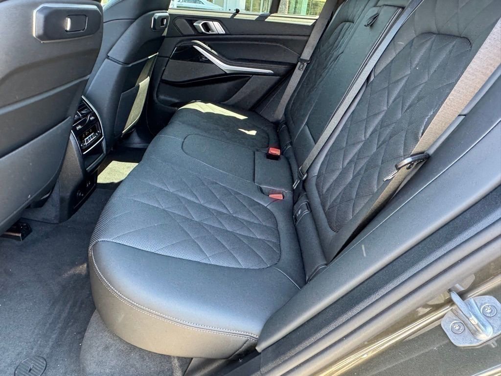 Used 2026 BMW X5 sDrive40i w/ M Sport Package image 30
