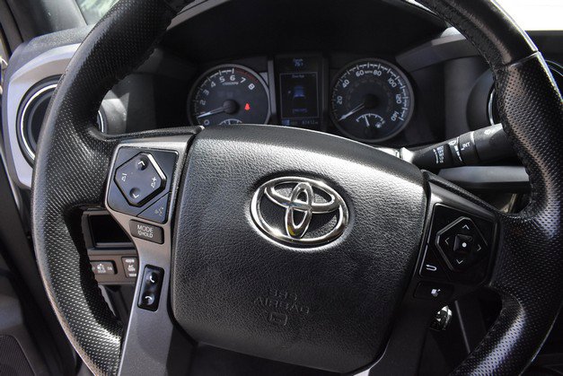 Used 2016 Toyota Tacoma TRD Sport w/ Towing Package AWD/4WD image 24