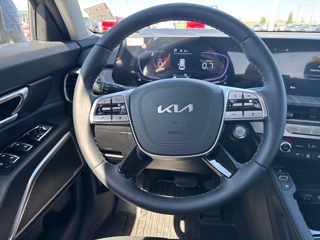 Used 2025 Kia Telluride EX w/ EX Captain's Chair Package AWD/4WD image 14