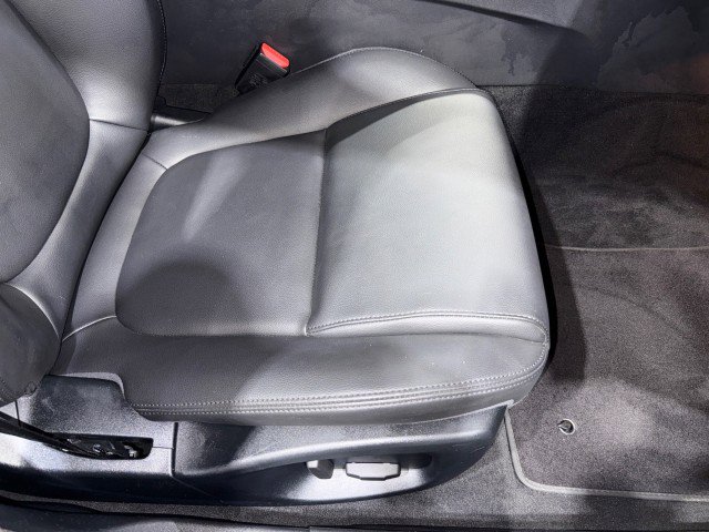 Used 2017 Jaguar XE Premium image 64