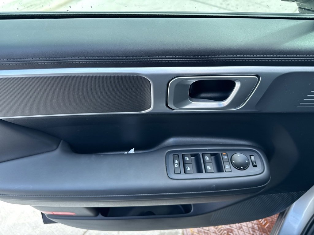 Used 2025 Hyundai Santa Fe SEL image 17