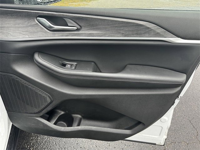 Certified 2024 Jeep Grand Cherokee Limited image 13