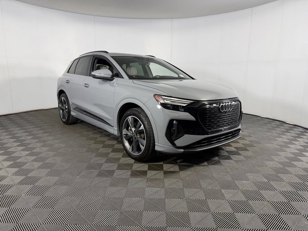 Used 2025 Audi Q4 e-tron Prestige w/ Black Optic Package AWD/4WD image 4
