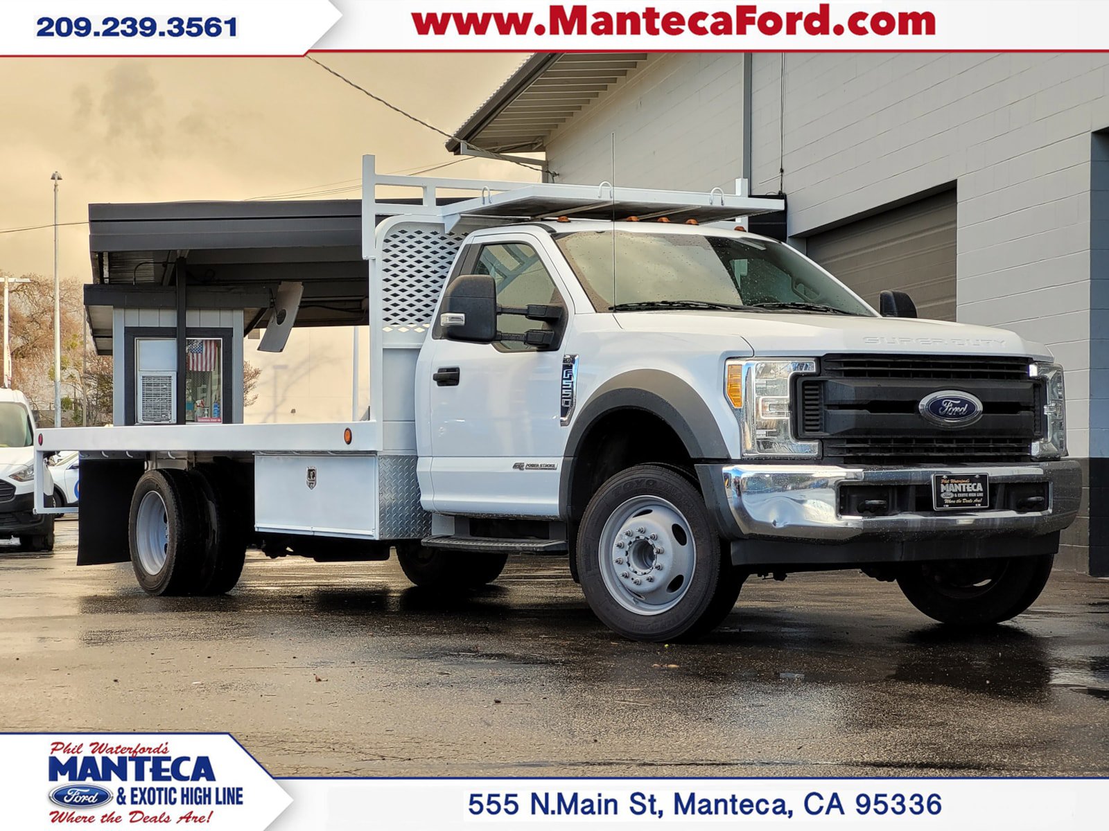 Used 2017 Ford F550 2WD Regular Cab Super Duty image 1
