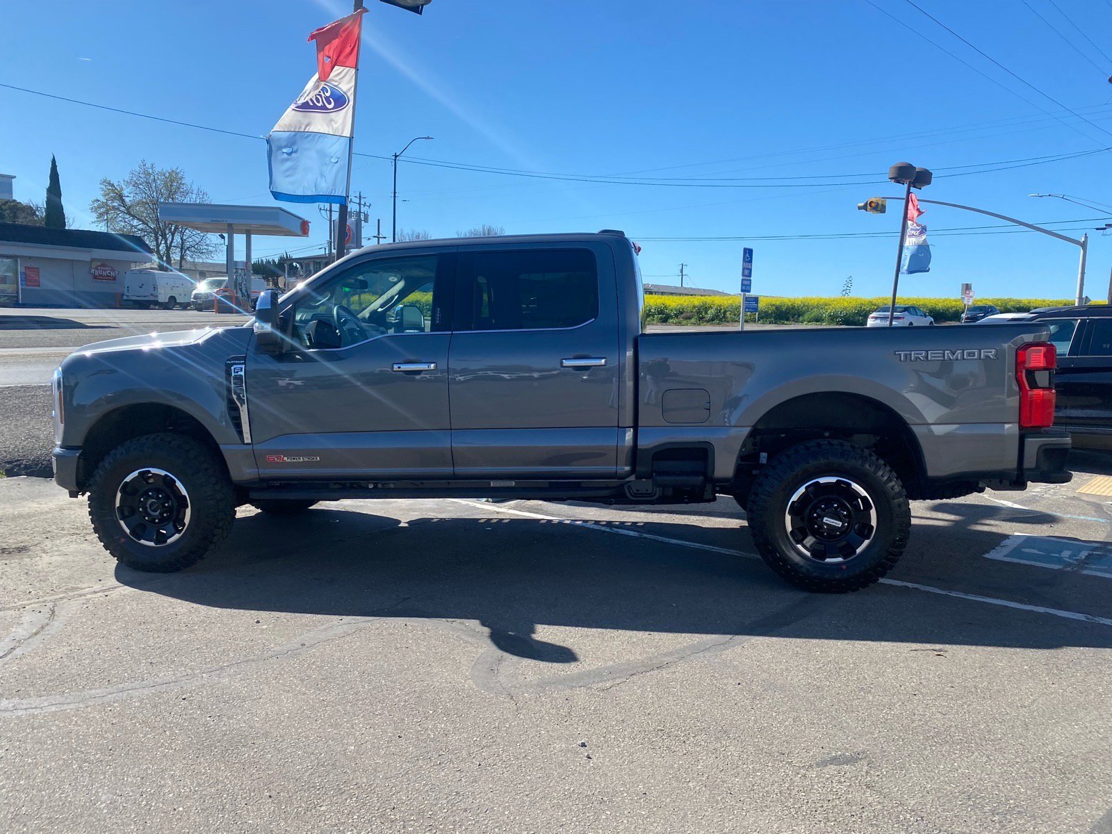 New 2026 Ford F250 Platinum w/ Platinum Plus Package image 4