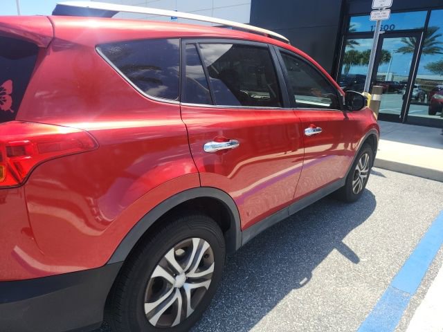 Used 2013 Toyota RAV4 LE image 2