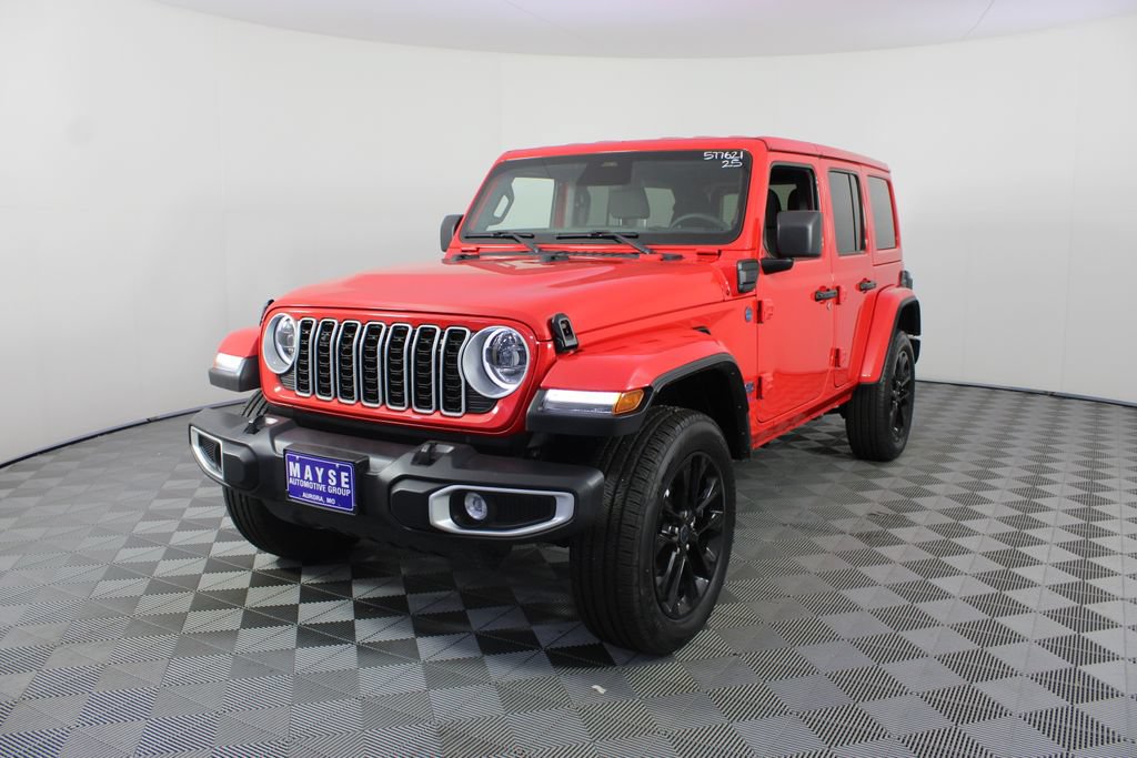 Used 2025 Jeep Wrangler Unlimited Sahara w/ Safety Group AWD/4WD image 20