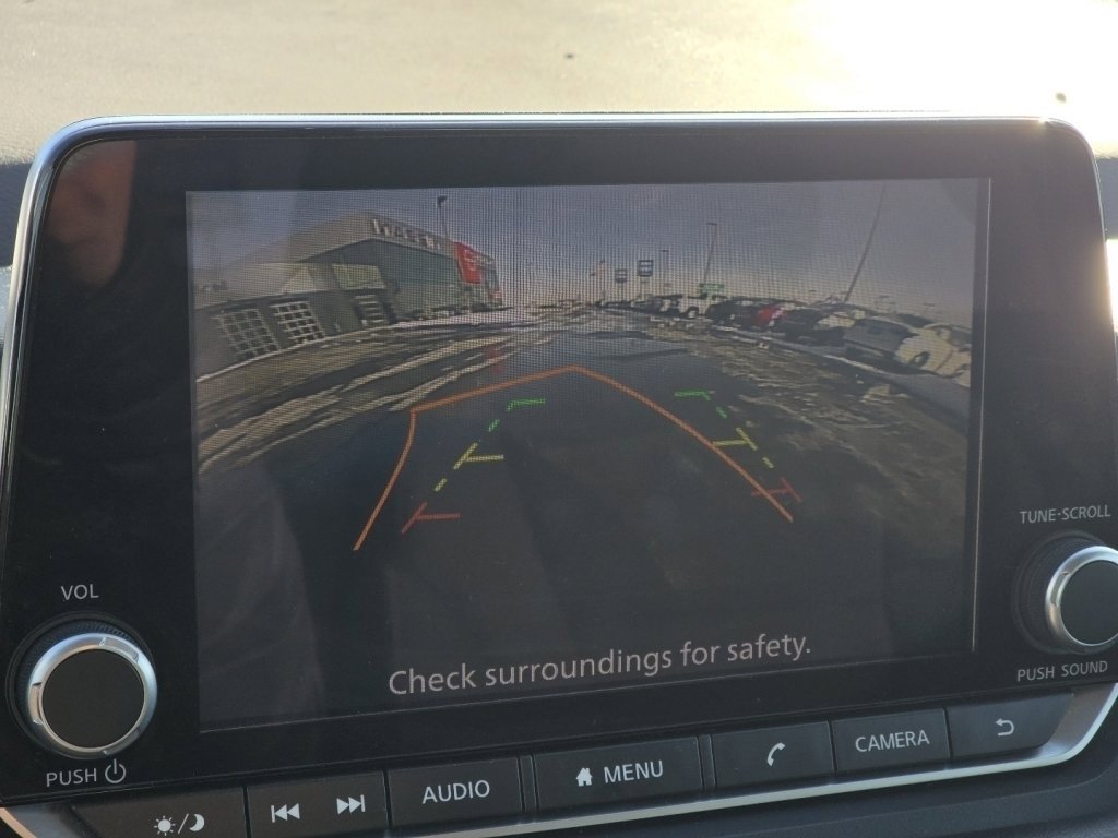 Used 2023 Nissan Rogue S image 6