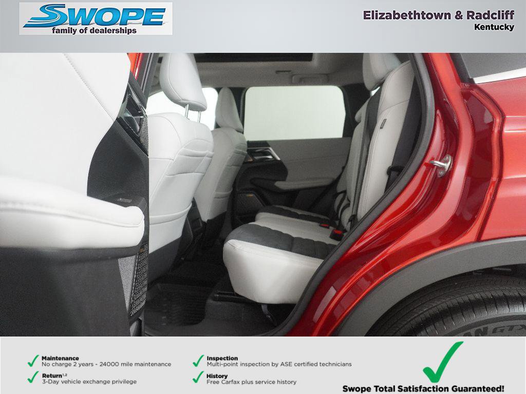 New 2025 Mitsubishi Outlander SE image 11