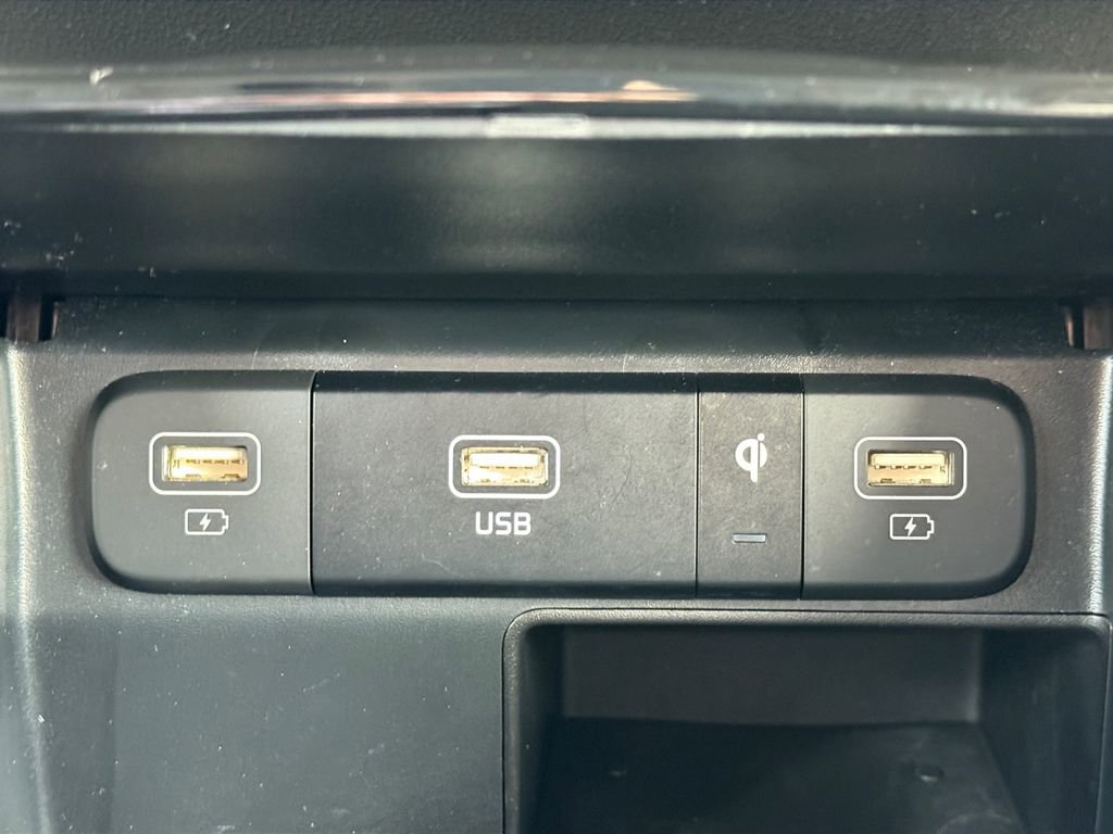 Certified 2023 Kia Sorento SX image 19