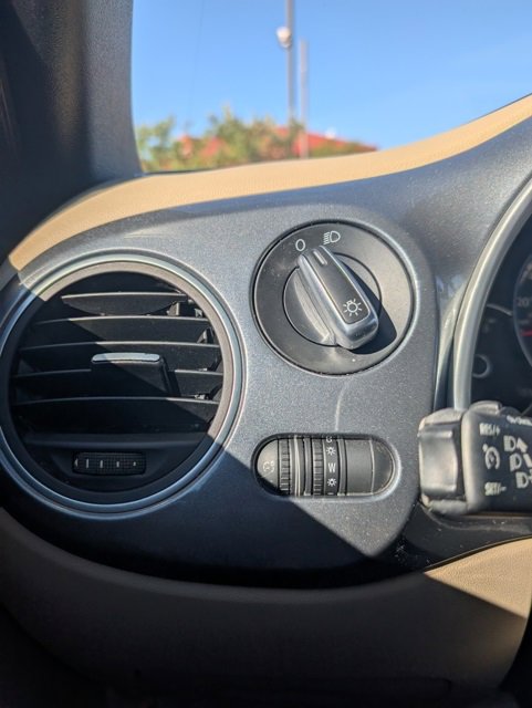 Used 2013 Volkswagen Beetle 2.5 image 12