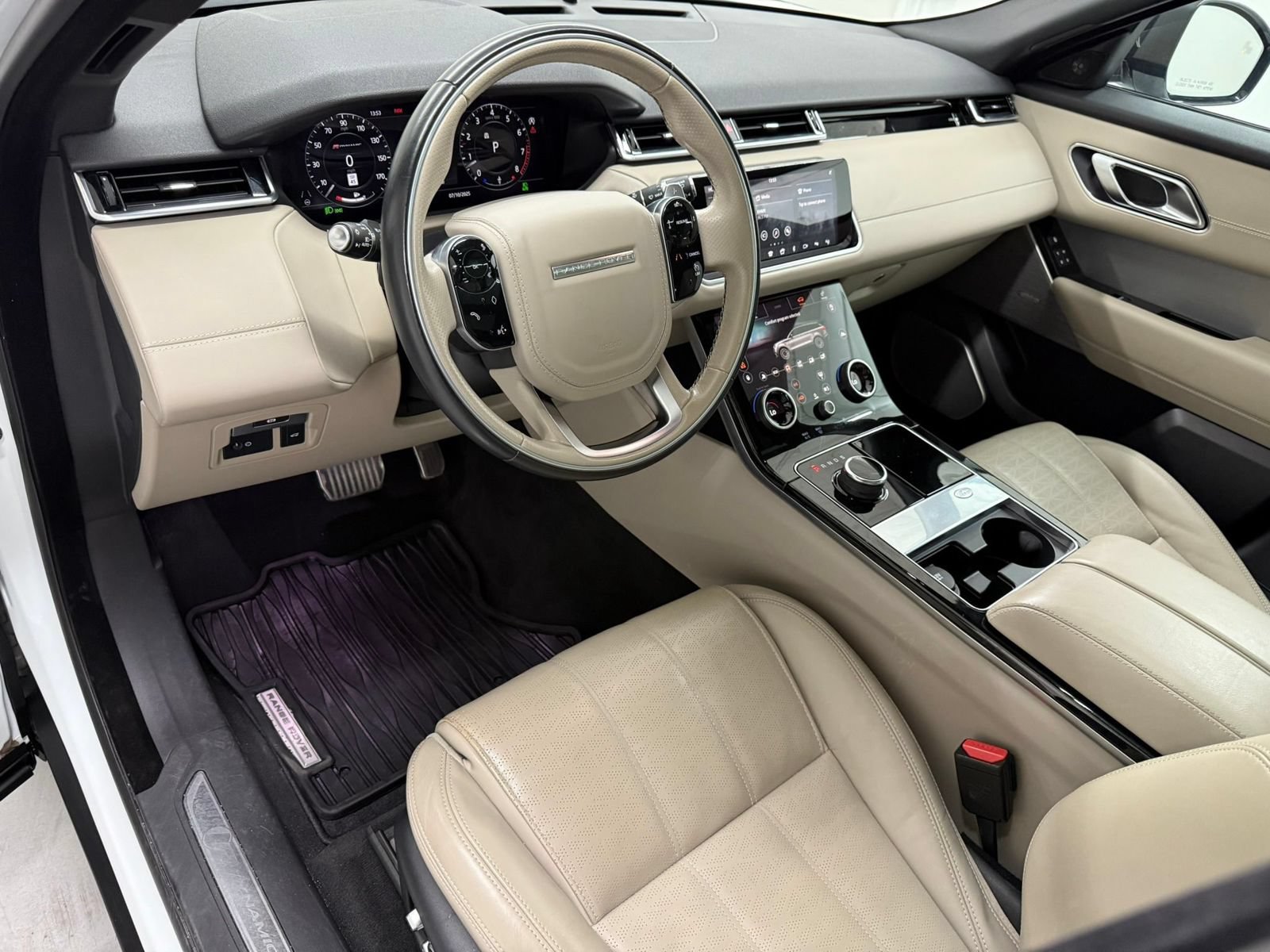 Used 2019 Land Rover Range Rover Velar R-Dynamic HSE AWD/4WD image 24