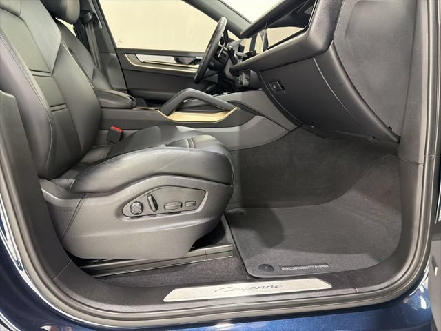 Used 2024 Porsche Cayenne Coupe AWD/4WD image 20