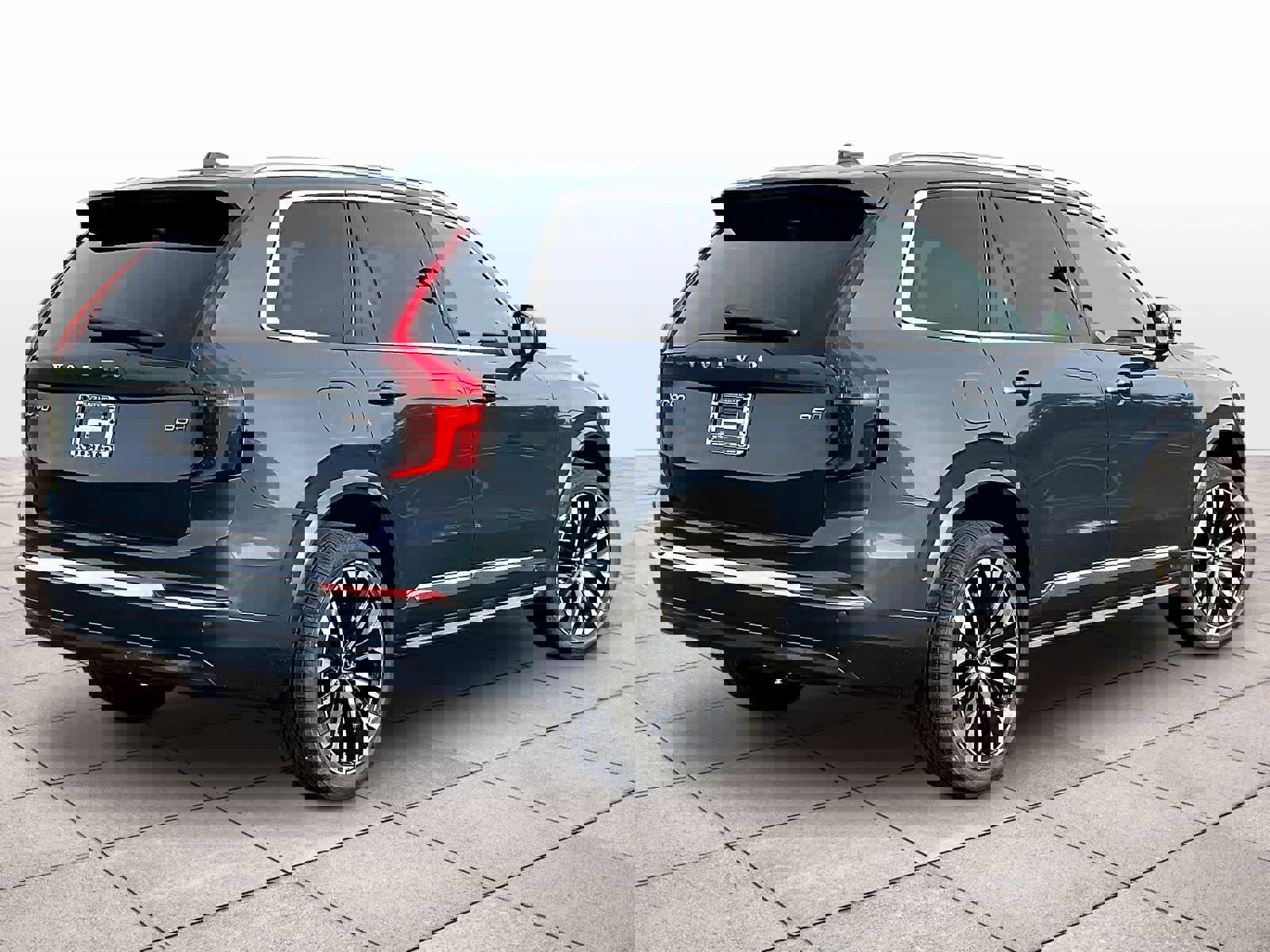 New 2026 Volvo XC90 B5 Plus w/ Protection Package image 4