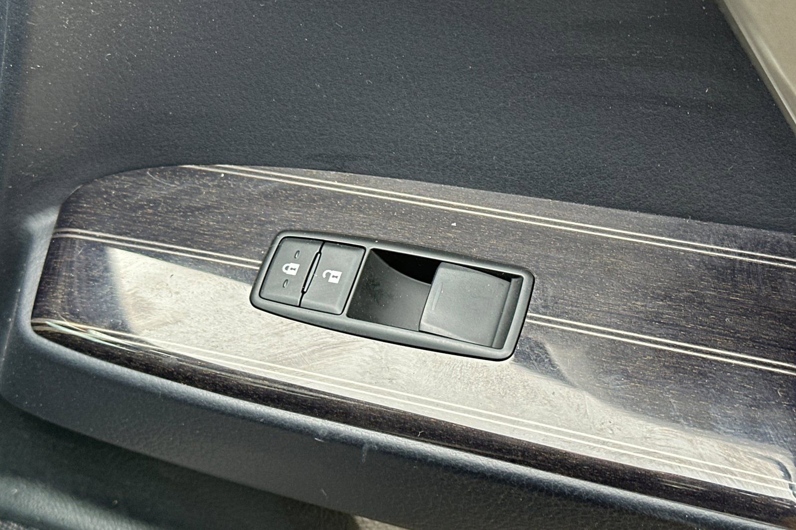 Used 2021 Lexus GX 460 Premium w/ Accessory Package image 21