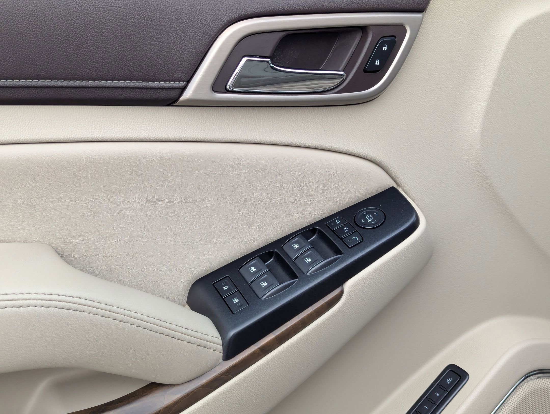 Used 2018 GMC Yukon Denali w/ Denali Ultimate Package image 12