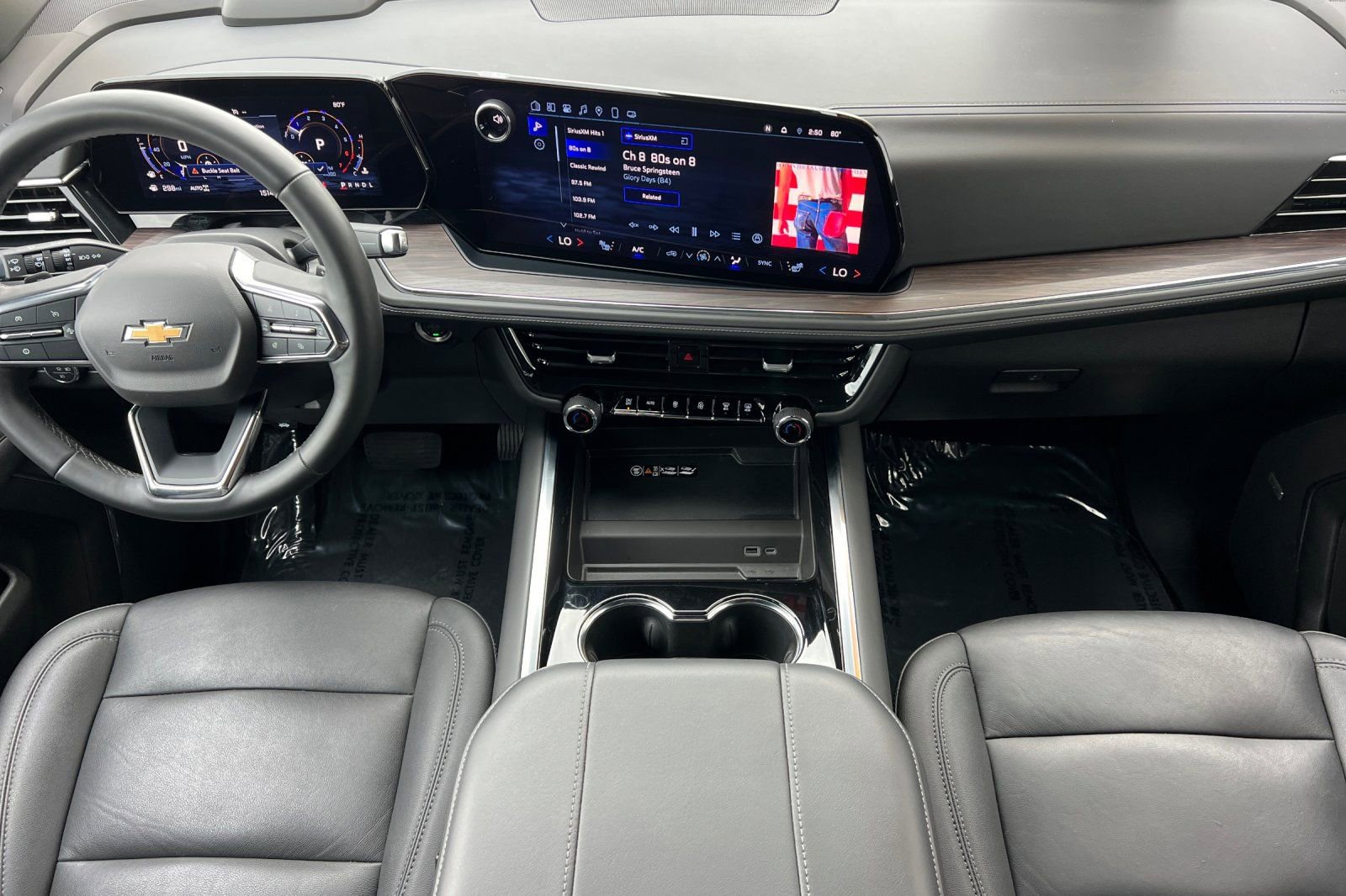 Used 2025 Chevrolet Suburban LT w/ Comfort Package image 16