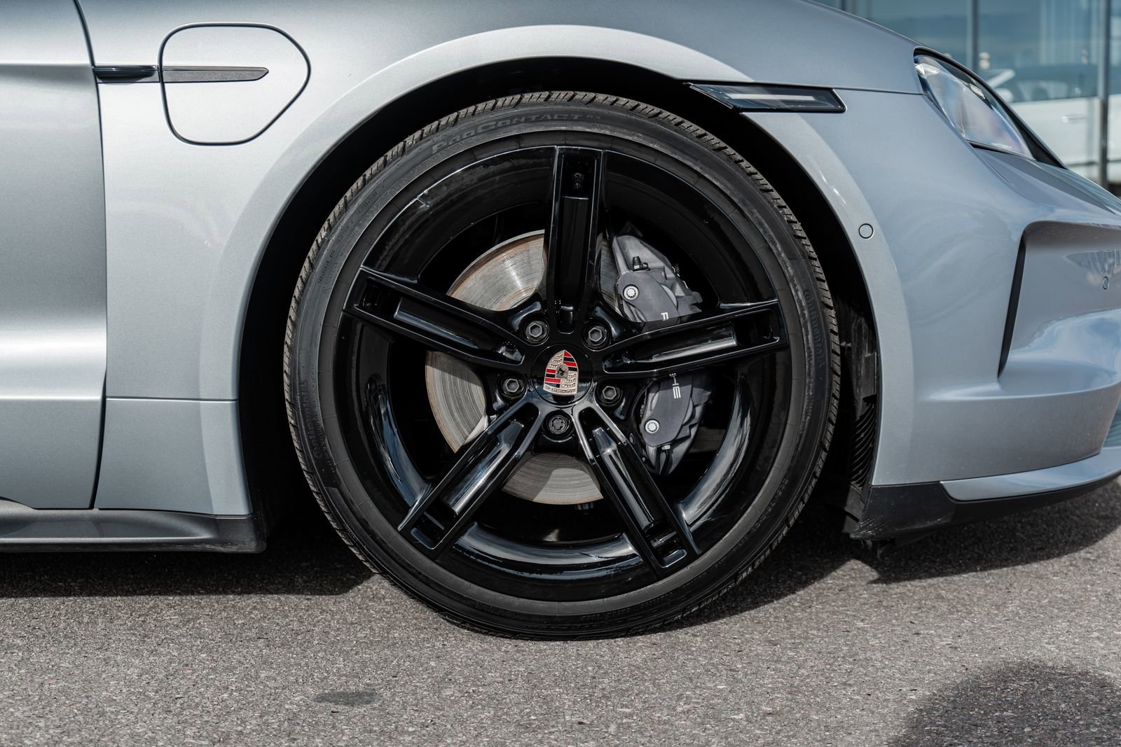 Used 2025 Porsche Taycan image 16