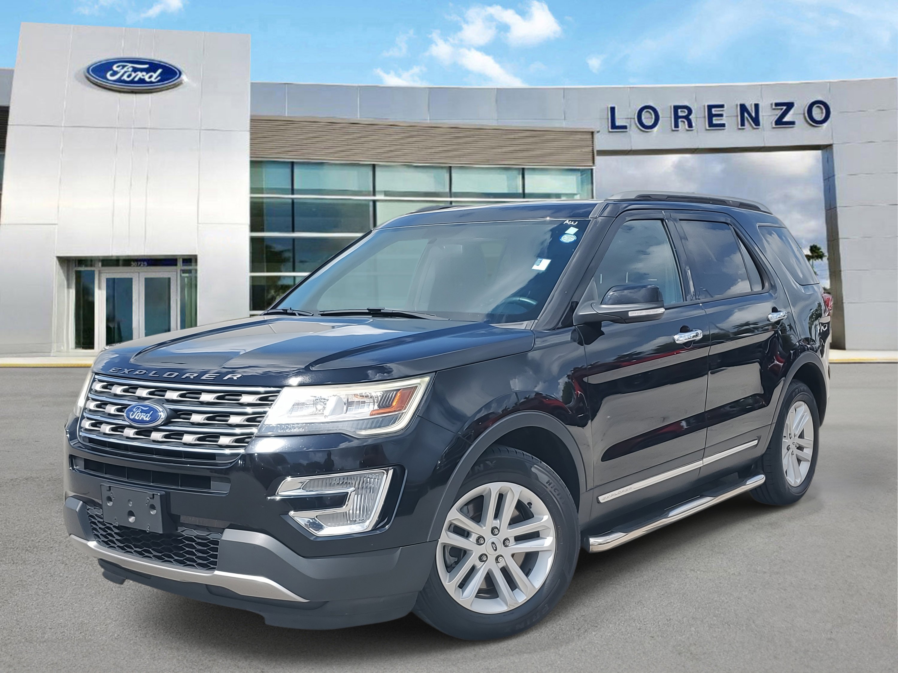 Used 2017 Ford Explorer XLT