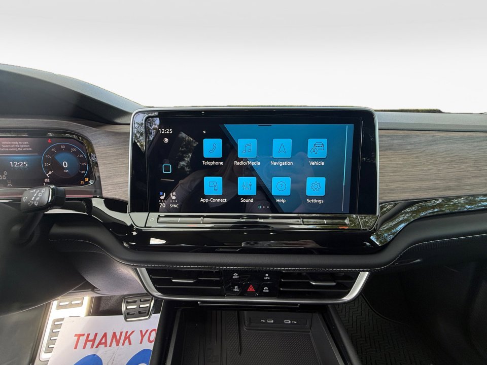 New 2026 Volkswagen Atlas SEL Premium R-Line image 17