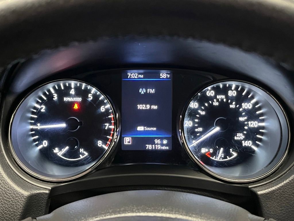 Used 2020 Nissan Rogue SV FWD image 22