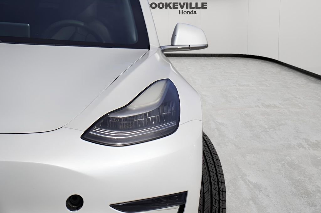 Used 2020 Tesla Model 3 Standard Range image 4