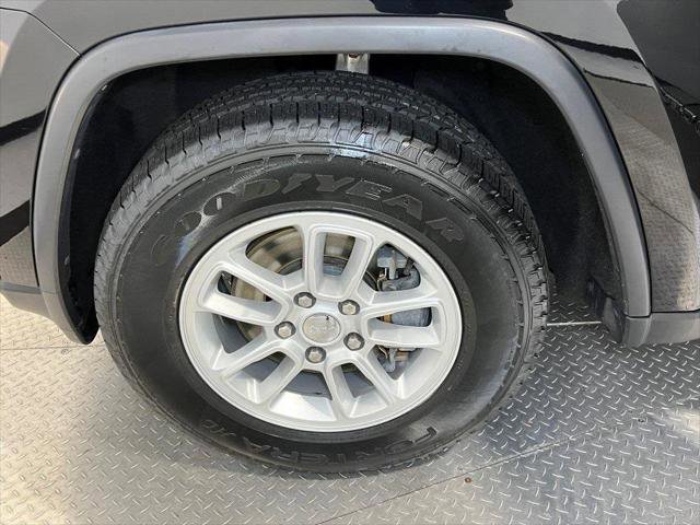 Certified 2020 Jeep Grand Cherokee Laredo image 23