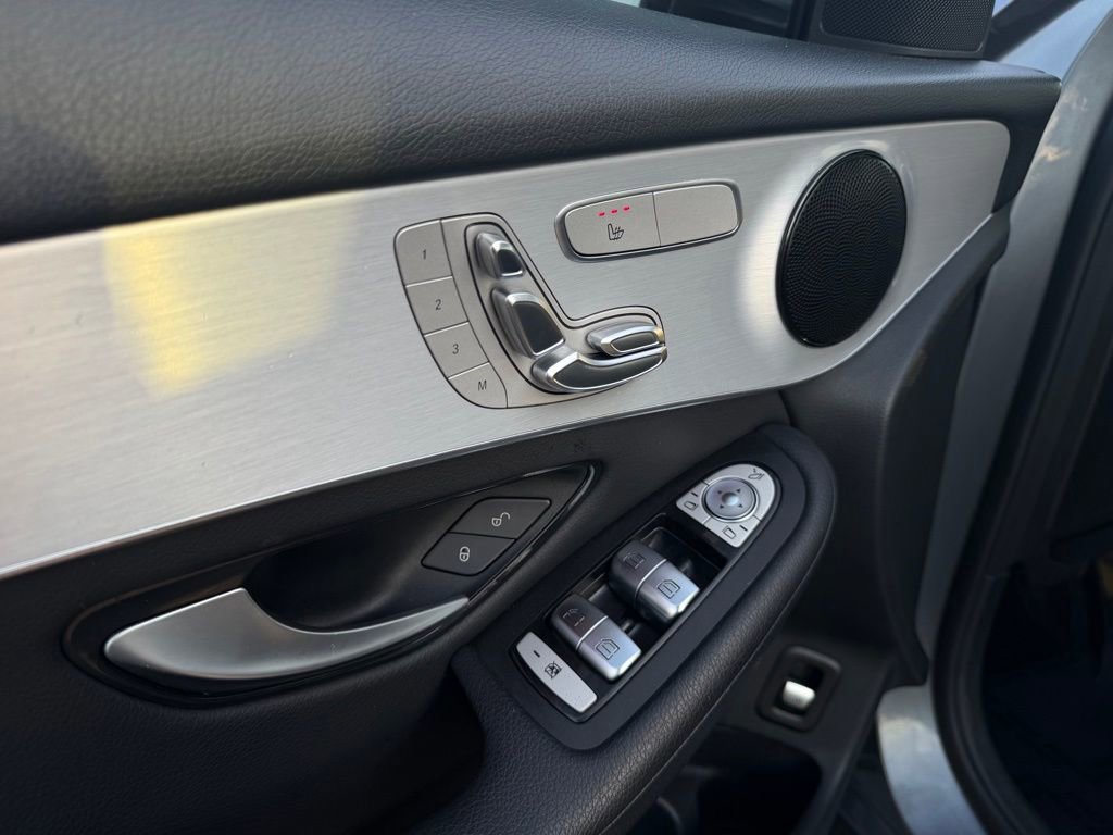 Used 2022 Mercedes-Benz GLC 300 w/ Premium Package Lite image 13