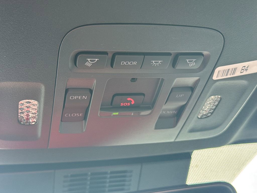 New 2026 Toyota Camry Hybrid AWD/4WD image 32