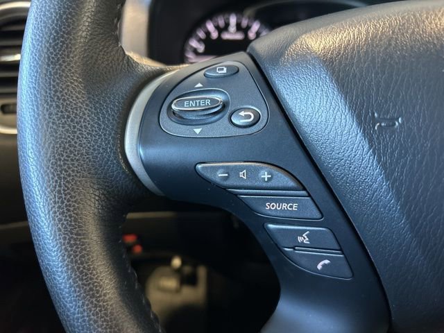 Used 2016 Nissan Pathfinder Platinum image 14