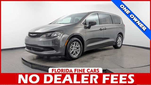 Used 2023 Chrysler Voyager LX FWD image 1