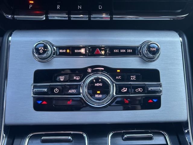 Used 2021 Lincoln Aviator Reserve w/ Class IV Trailer Tow Package image 23