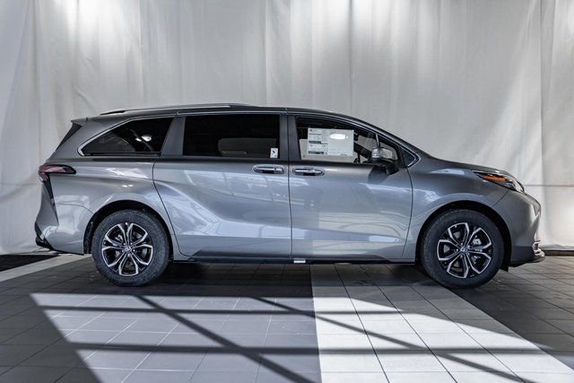 New 2026 Toyota Sienna Platinum image 3