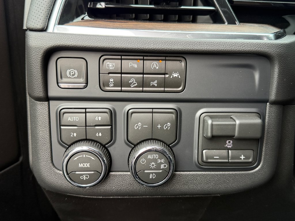 New 2026 Chevrolet Suburban High Country AWD/4WD image 23