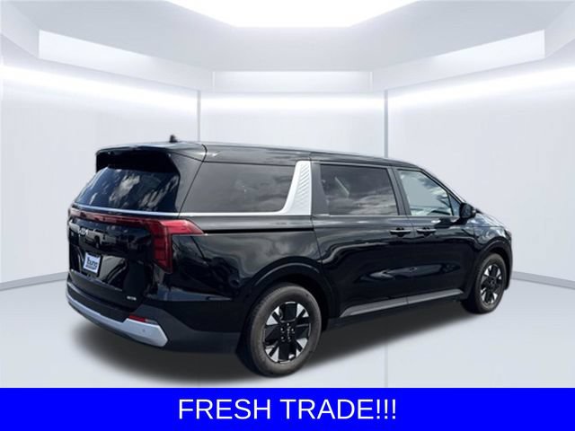 Used 2026 Kia Carnival LXS FWD image 4